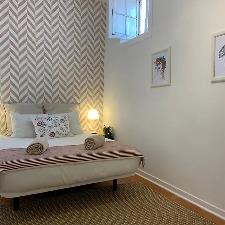As A Local! Santos Historical 6 Bedroom Iv Daire Lisboa